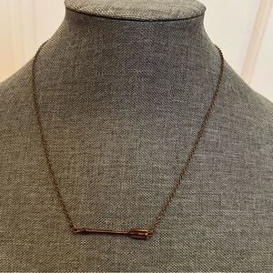 🍭6/$30 Bronze tone arrow necklace